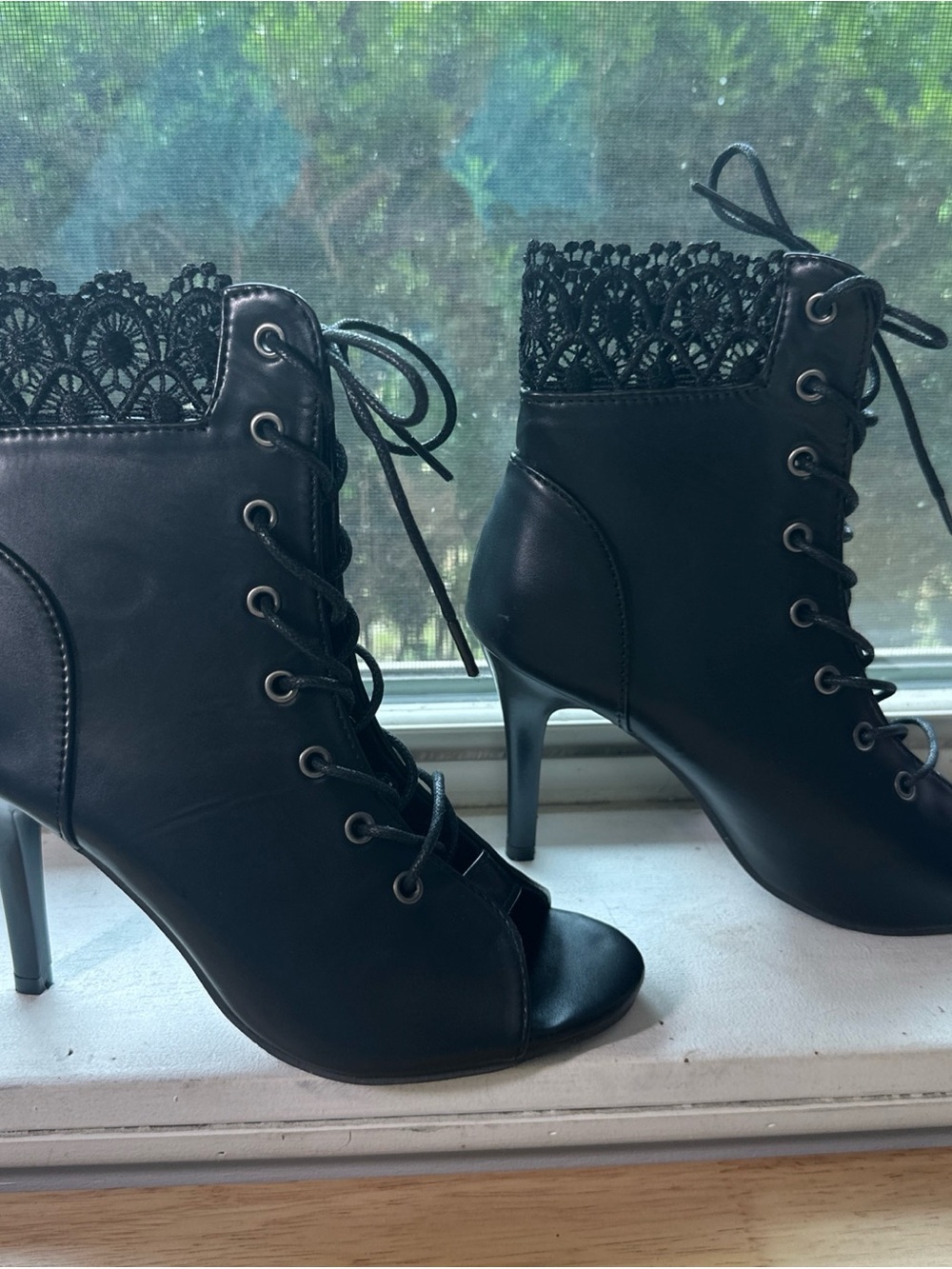 Black Lace-Trim Peep-Toe Lace-Up Ankle boots cute